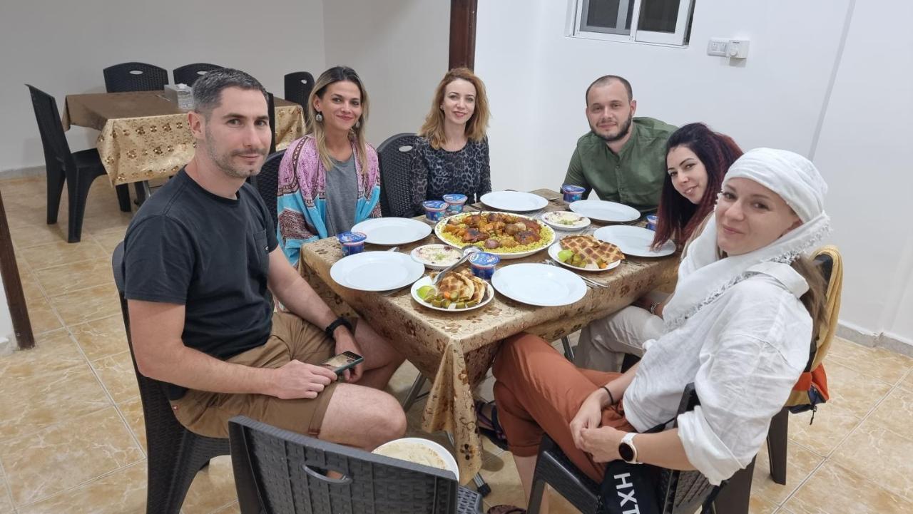 Stay Classy Apartments Wadi Musa Esterno foto